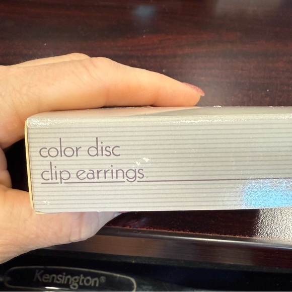 Avon “Color Disc”  Gold and Orange Dangle clip  Earrings NIB 1992 vintage - Picture 3 of 5